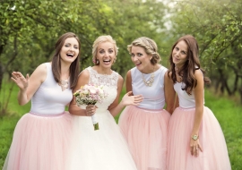 What You Need to Know if You're a 2017 Bridesmaid