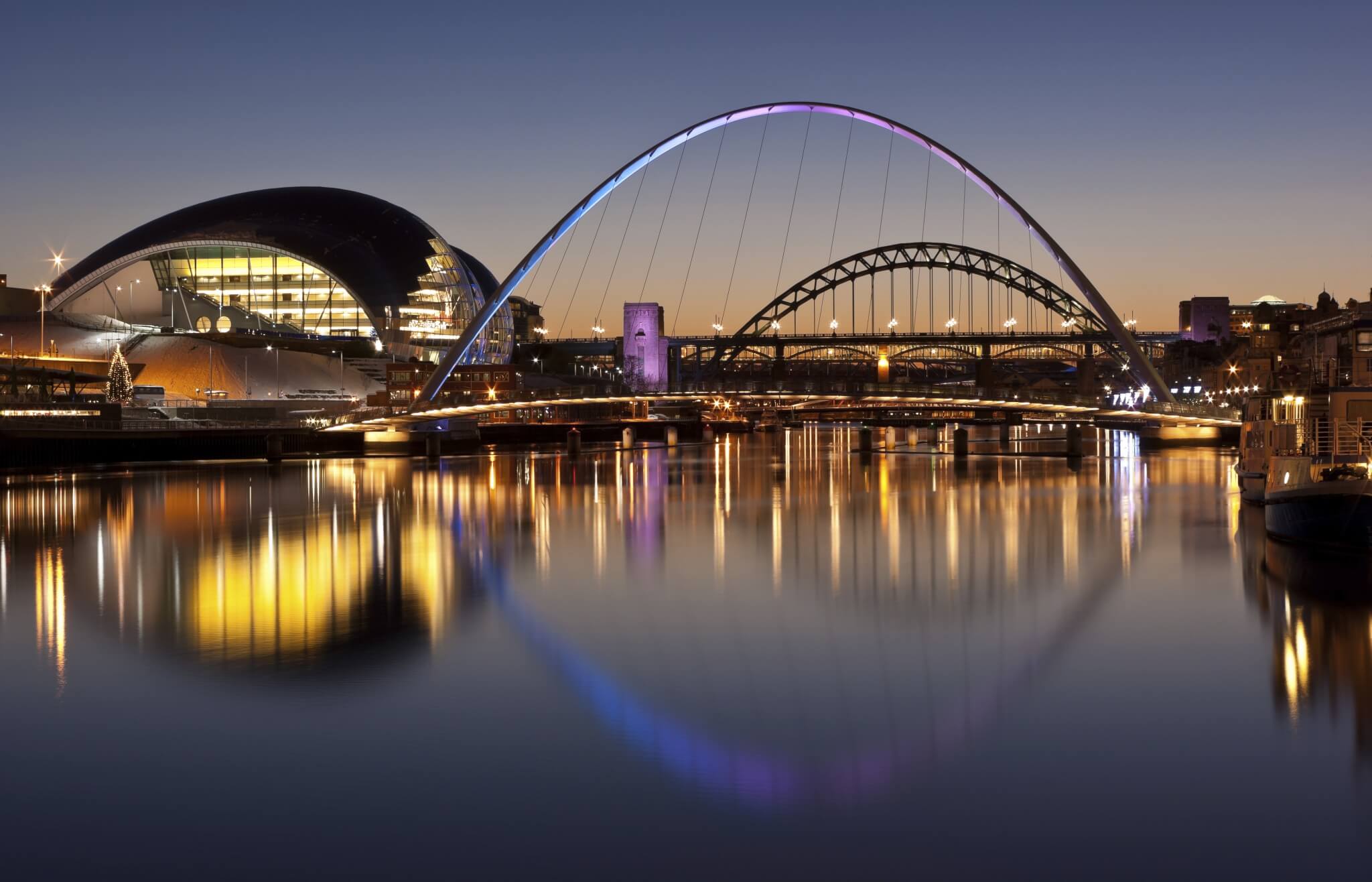 Gateshead Tyne and Millennium bridges at sundown 000015105178 Large jpg