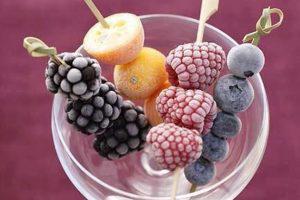 Frozen fruit sticks 300x200 jpg